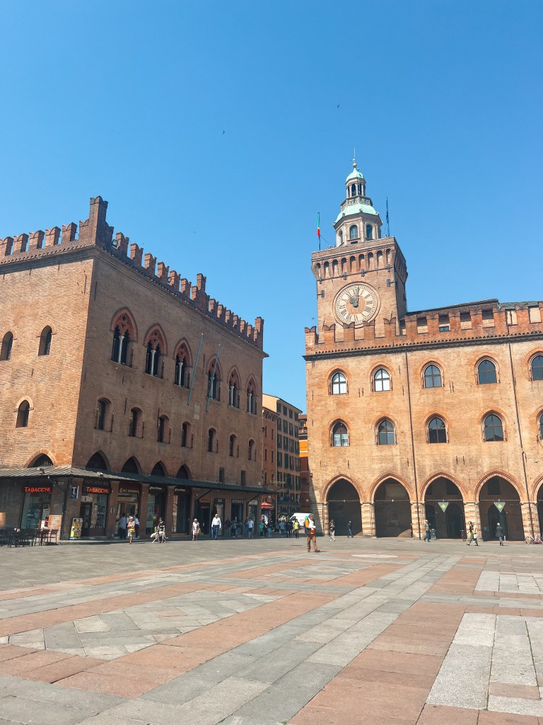 Bolonia en 24h: qué visitar y dónde comer – Trip and Table, image size:768x1024