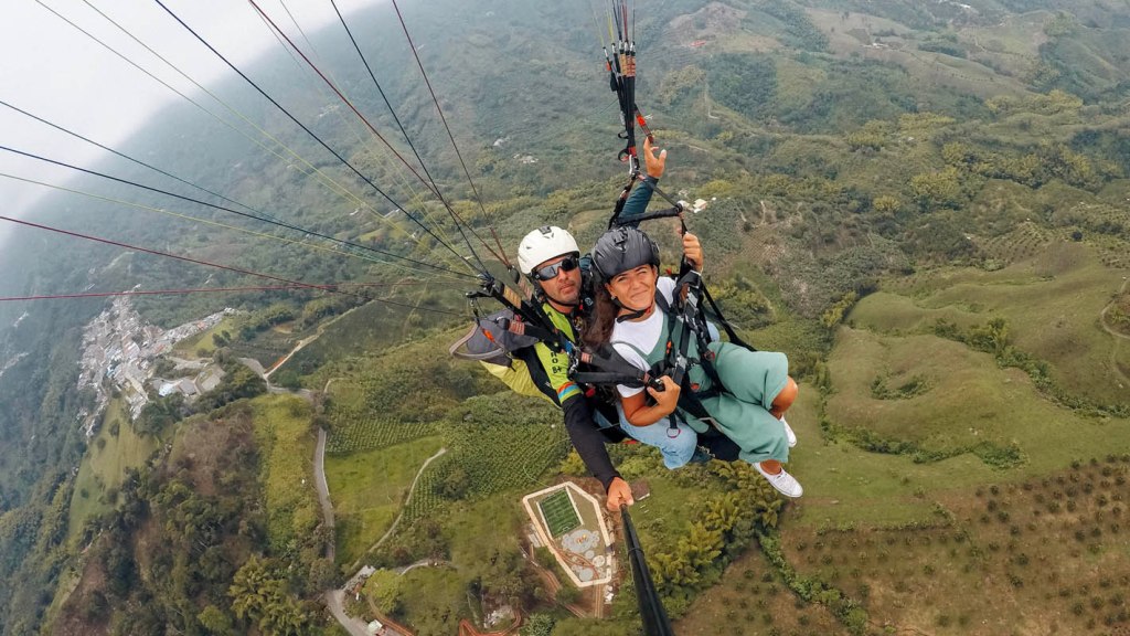Parapente en el Eje Cafetero de Colombia: Quindío&nbsp;Aventurero
