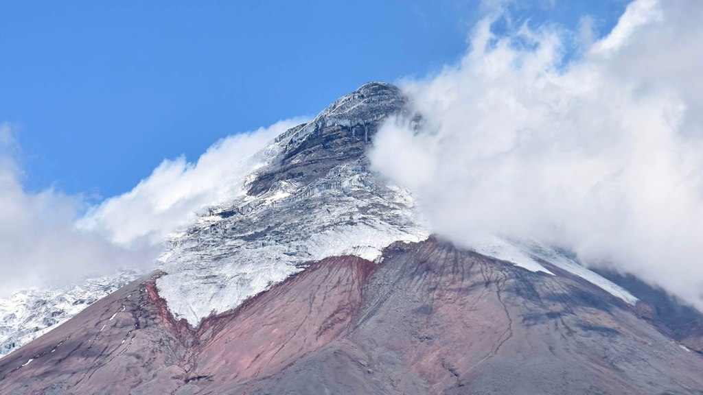 Cotopaxi: cómo visitar el segundo volcán más peligroso del&nbsp;mundo
